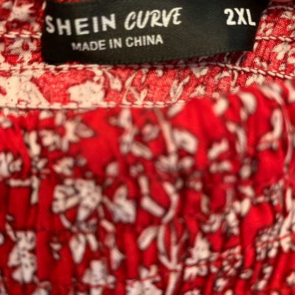 Shirred flowy dress - Picture 3 of 3